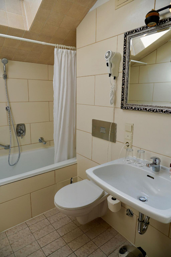 Bathroom 5, Hotel Endorfer Hof, Rosenheim