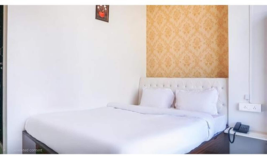 Room 3, Fabhotel Nitya Executive, Pune