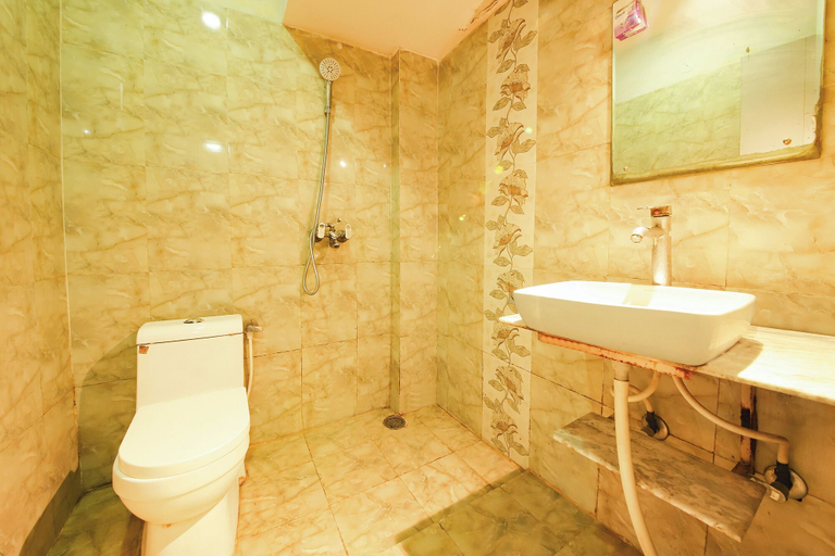 Bathroom, Fabhotel Clement, Dehradun