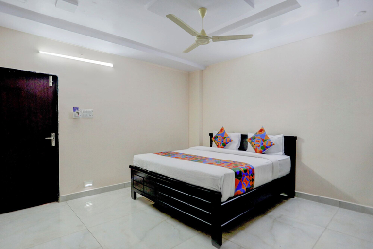 Room 3, Fabexpress Coastal Suites, East Godavari