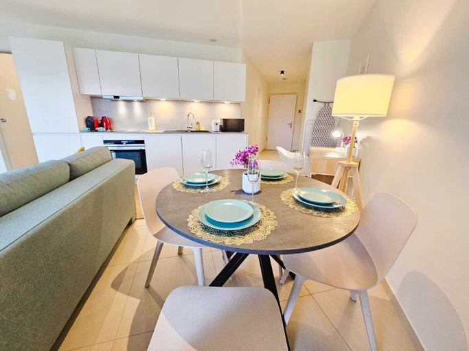Living area 5, Warm&Bright 1BR w terrace&parking, Luxembourg