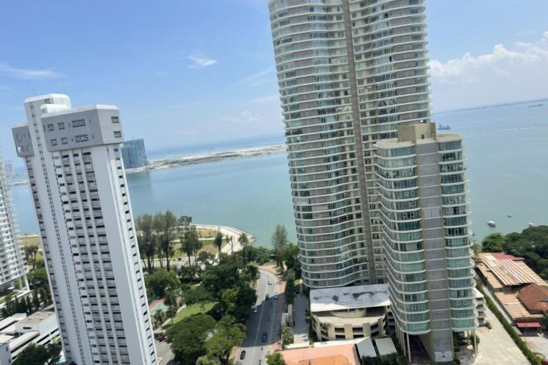 View from property 4, HappySty in George Town Amazing sea view, Pulau Penang