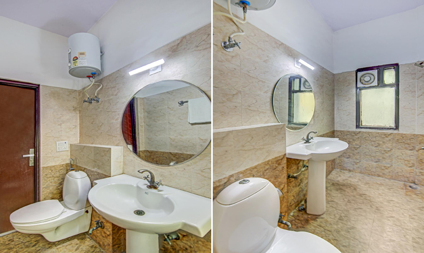 Bathroom 4, Itsy Hotels Golden Vista, Gautam Buddha Nagar