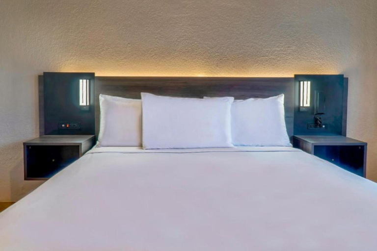 Bedroom 3, Motel 6 Gulfport, MS – Airport, Harrison