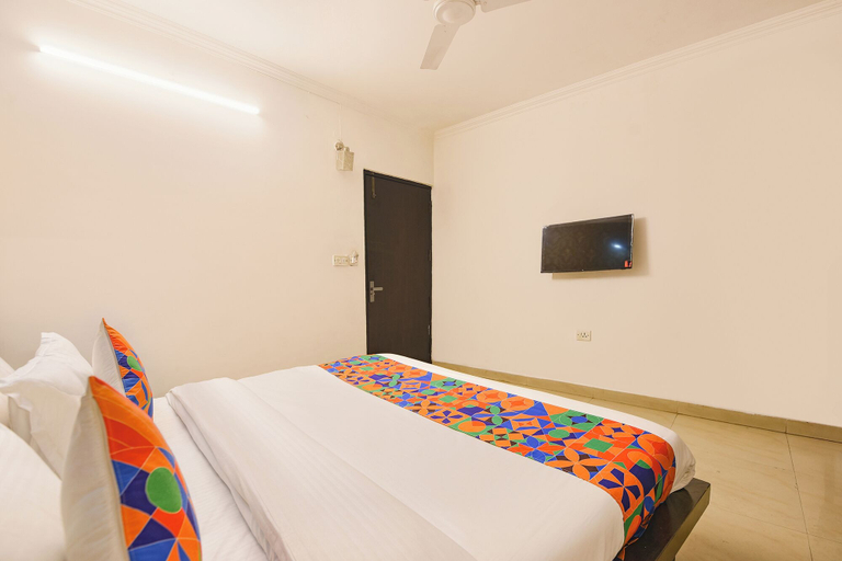 Room 4, Fabhotel Golden Palm, Delhi