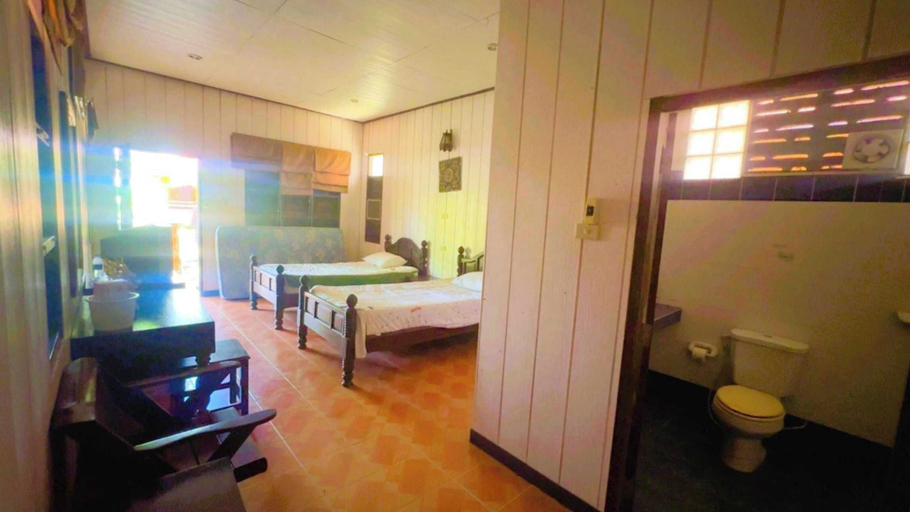 Room 5, OYO 1181 Casa Leveria, Imus