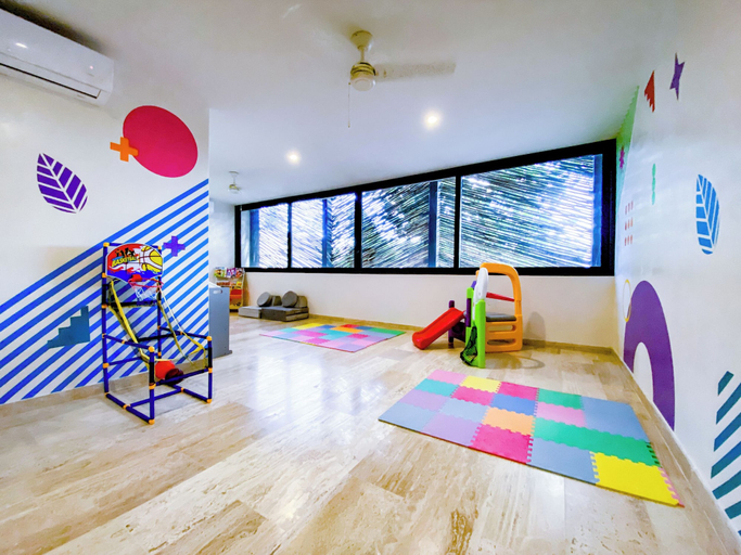Game room, Modern Retreat near Aldea Zama, Cozumel