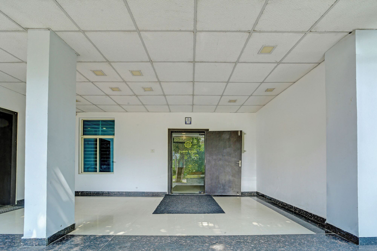 Property entrance, Fabhotel Konark Green, Bhopal