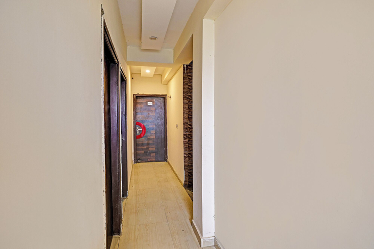 Lobby 2, Fabhotel Stay Inn I, Gautam Buddha Nagar