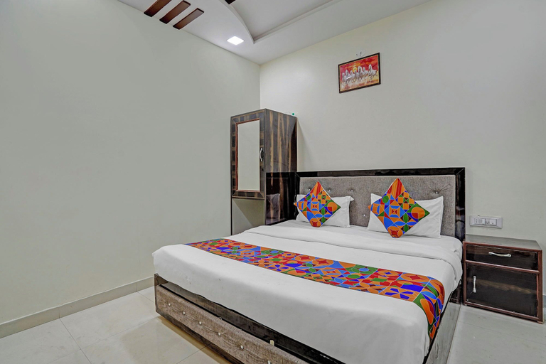 Room 4, Fabhotel The Taj Majestic, Agra
