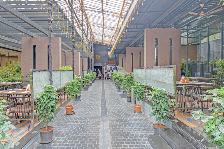 Lobby 3, Fabhotel New Moshi Grrand, Pune