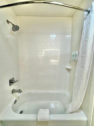 Bathroom 5, Sleep Inn & Suites near University, White