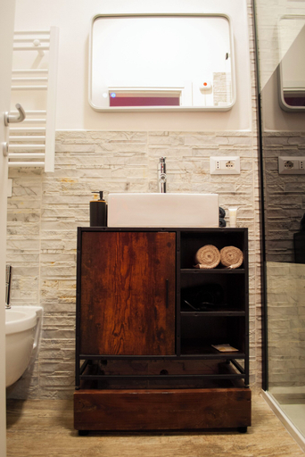 Bathroom 5, QT suite & luxury, Rome