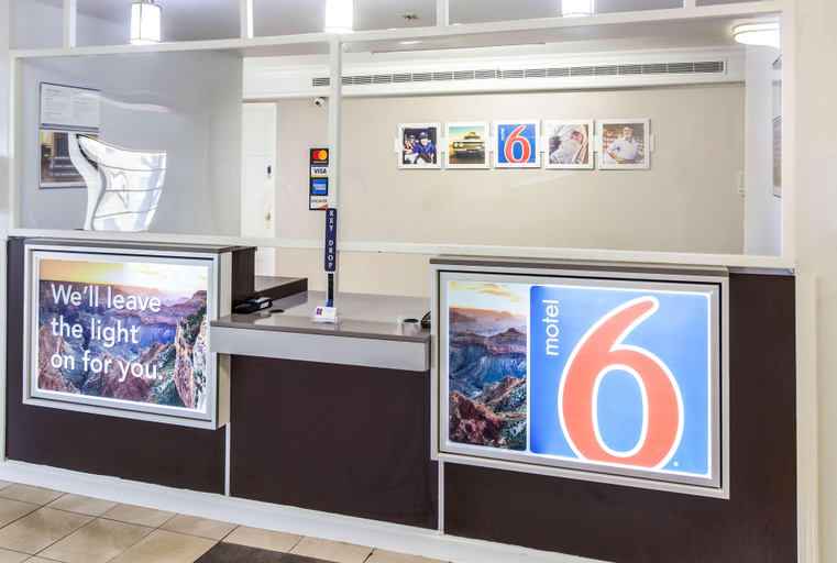 Public Area 2, Motel 6 Baytown, TX - Garth Rd, Houston
