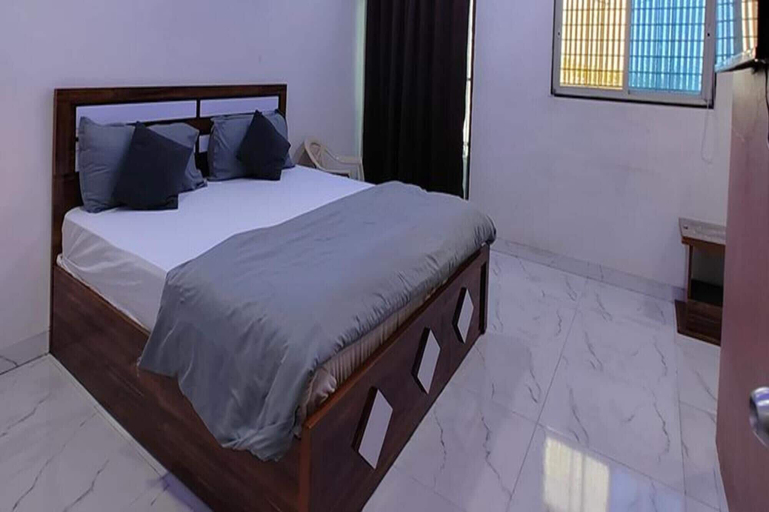 Room 2, Fabhotel The Royal Inn, Pune