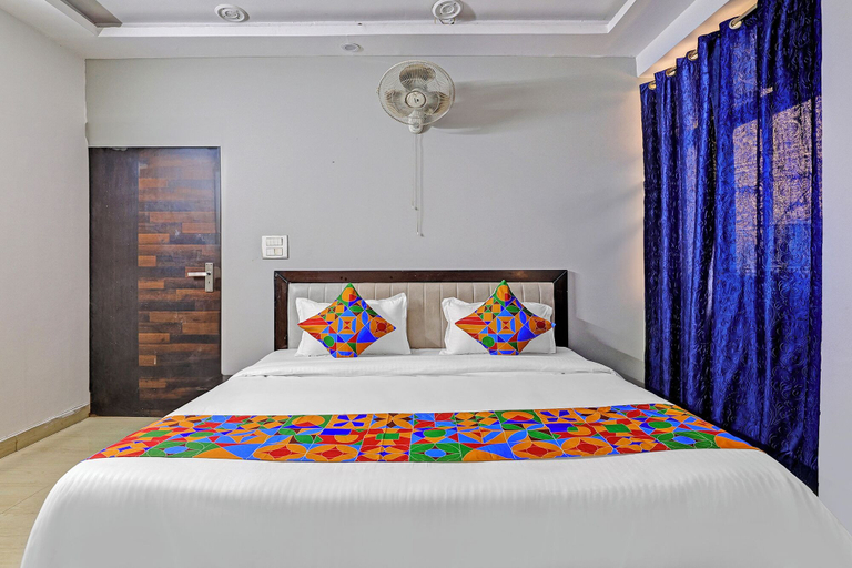 Room 4, Fabhotel Stay Inn I, Gautam Buddha Nagar