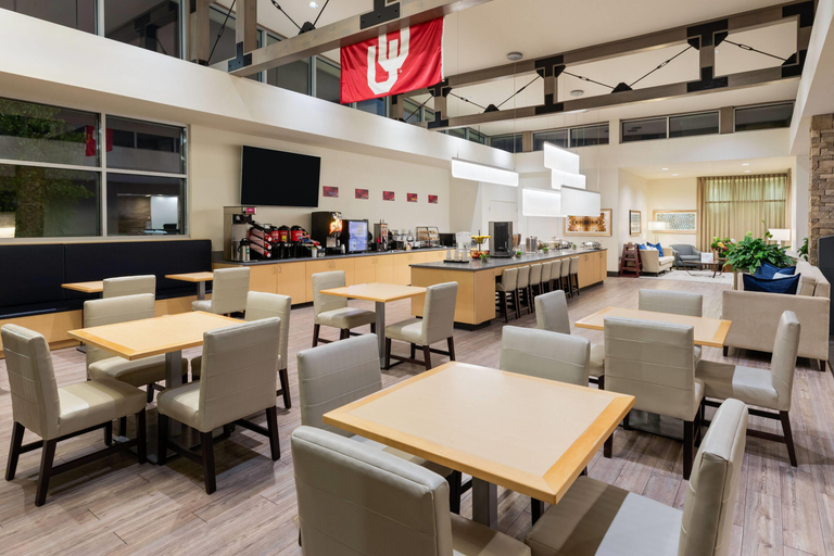 Food & Drinks 5, Stone Hill Norman, Trademark Collection by Wyndham, Cleveland