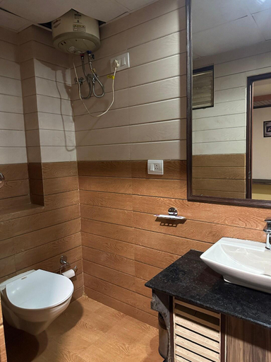 Bathroom 3, Hotel Tin Tin Bijanbari, Darjiling