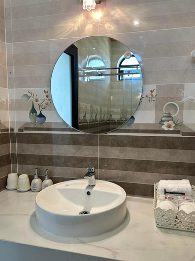 Bathroom, Quốc Hương Hotel, Đất Đỏ