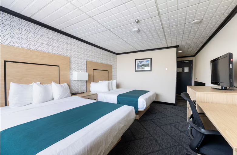 Bedroom 3, Sternwheeler Hotel Conference Ctr TrademarkWyndham, Yukon