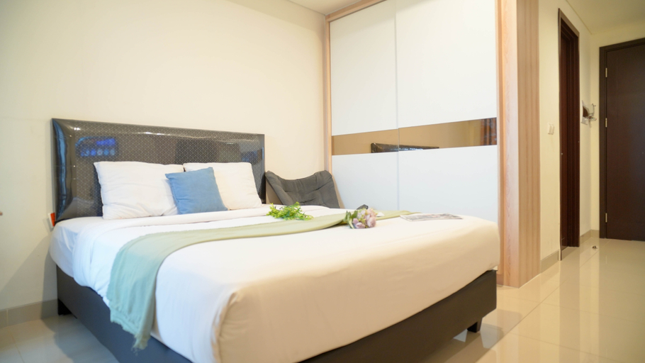 Bedroom 2, Spacious and Homey Studio at Cleon Park Apartment By Travelio, East Jakarta