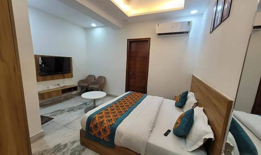 Room 2, Fabhotel The Param Continental, Delhi