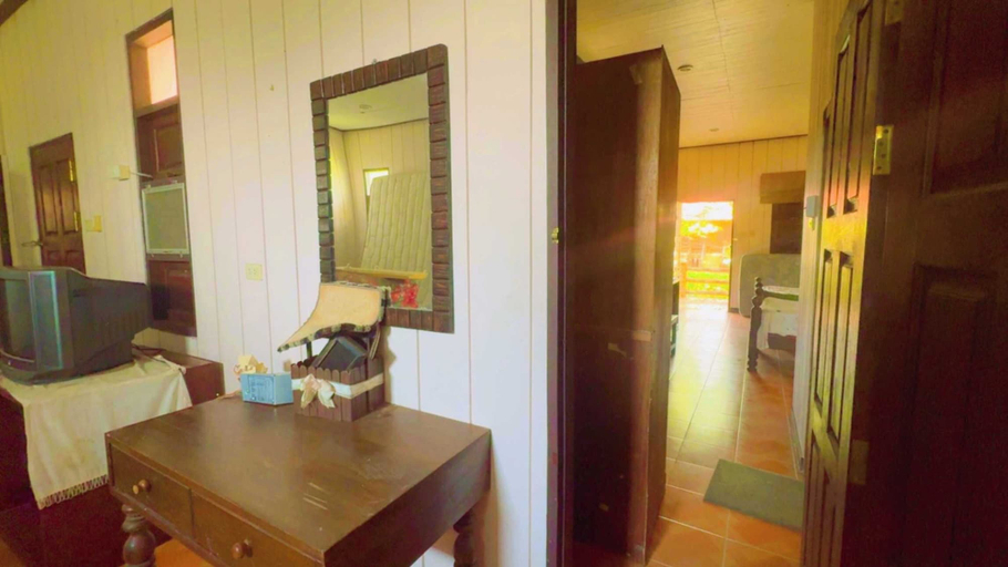 Room 3, OYO 1181 Casa Leveria, Imus