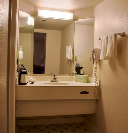 Bathroom, La Quinta Inn by Wyndham Bakersfield South, Kern