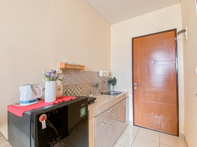 Others 4, Cozy and Neat Studio at Dave Apartment By Travelio, Depok