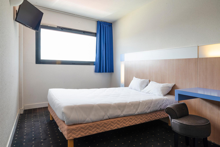 Bedroom 3, The Originals Access, Hôtel Millau Sud, Aveyron