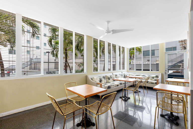 Exterior & Views 2, Townhouse Hotel, Miami-Dade