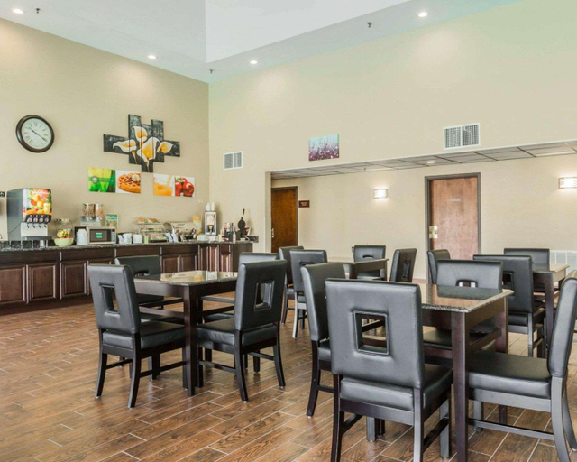 Food & Drinks 3, Quality Inn & Suites North Montgomery, Montgomery