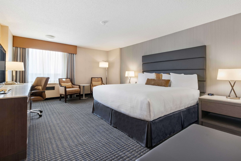 Bedroom 3, Best Western Premier Calgary Plaza Hotel and Conference Centre, Division No. 6