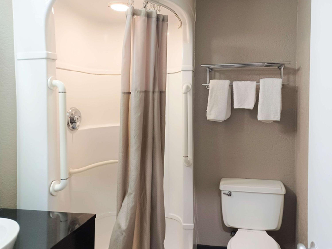 Bathroom 4, Motel 6 Fresno, CA - Blackstone North, Fresno