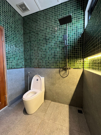 Bathroom 5, EunoiaVilla puncak 4 bedrooms with private pool, Bogor