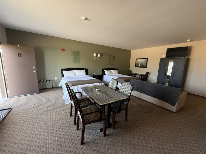 Room 5, Moosehorn Motor Hotel, Division No. 18