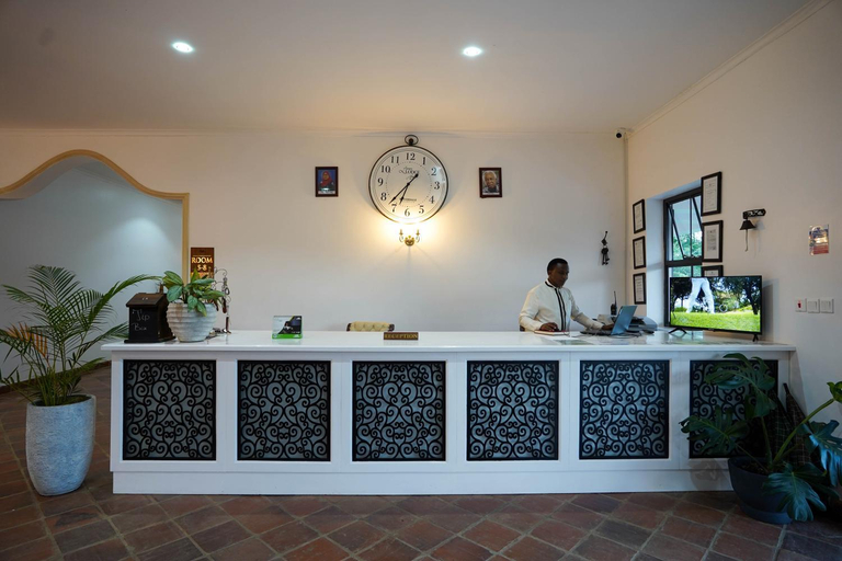Public Area, Kili Seasons Hotel, Meru