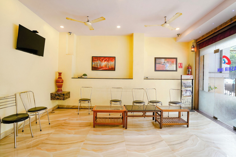Living area 2, Via Ashir Inn, Mumbai Suburban