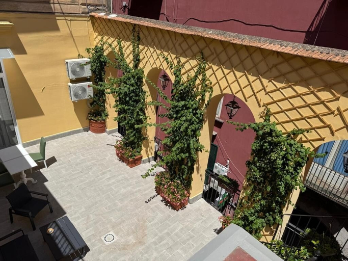 Exterior & Views 2, Maison Mimì, Napoli