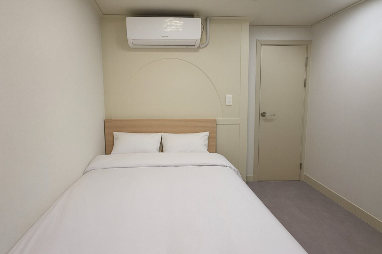 Room 2, Mini Hotel Mug, Gwang-jin