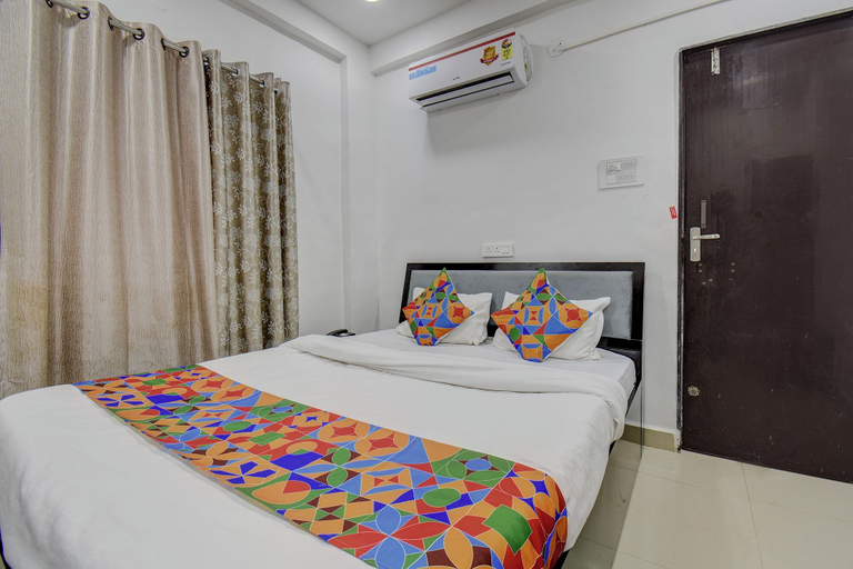 Room 5, Fabhotel Spark Inn, Pune