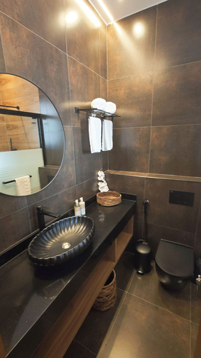 Bathroom 5, Akira Hotel, Gasabo