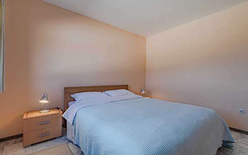 Room 4, Olive's Silent House, Vela Luka