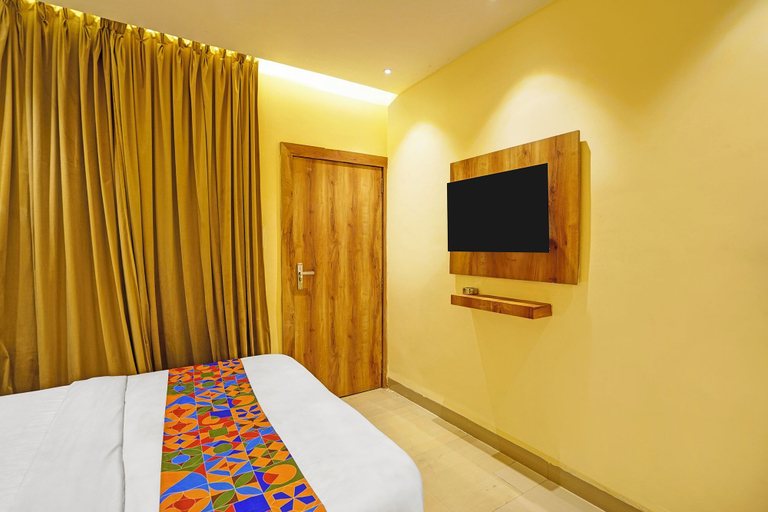 Room 4, Fabhotel Shri Shubh Palace, Indore