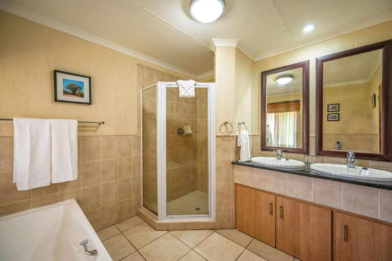 Bathroom 3, Kruger Park Lodge Unit No. 543, Ehlanzeni