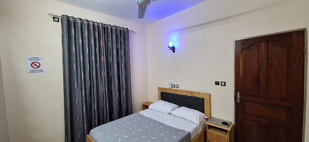 Room 3, Merry Home, Cotonou