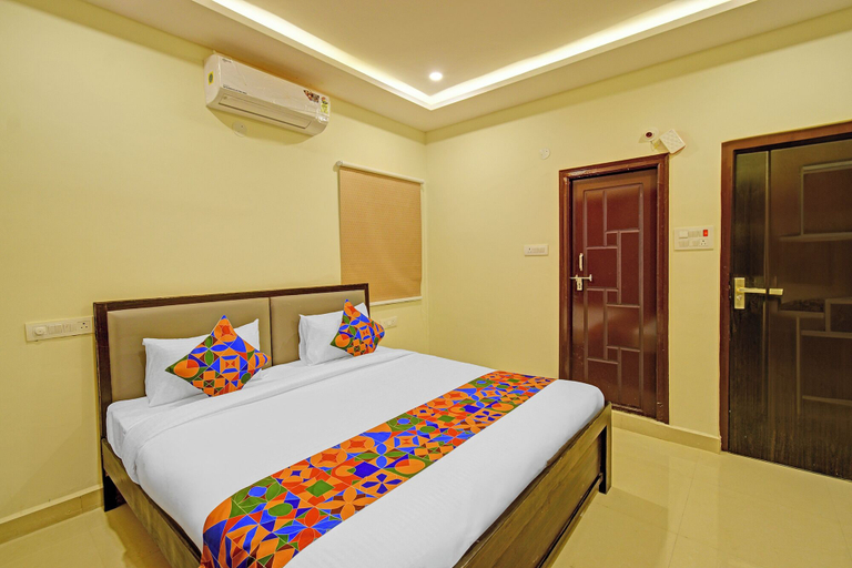 Room 3, Via RS Grand Inn, Hyderabad