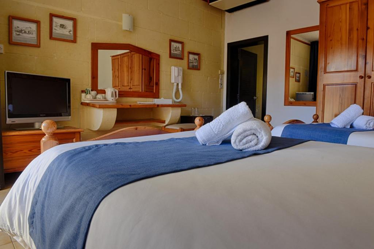 Bedroom 3, Cornucopia