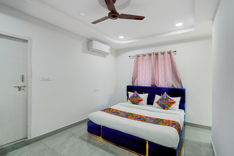 Room 4, Fabhotel High Rise Near Airport, Ranga Reddy
