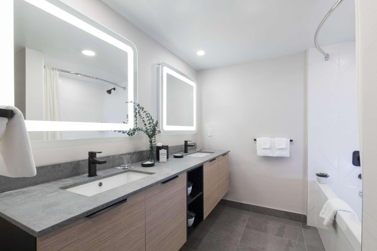 Bathroom 4, Crystal Lodge, Squamish-Lillooet